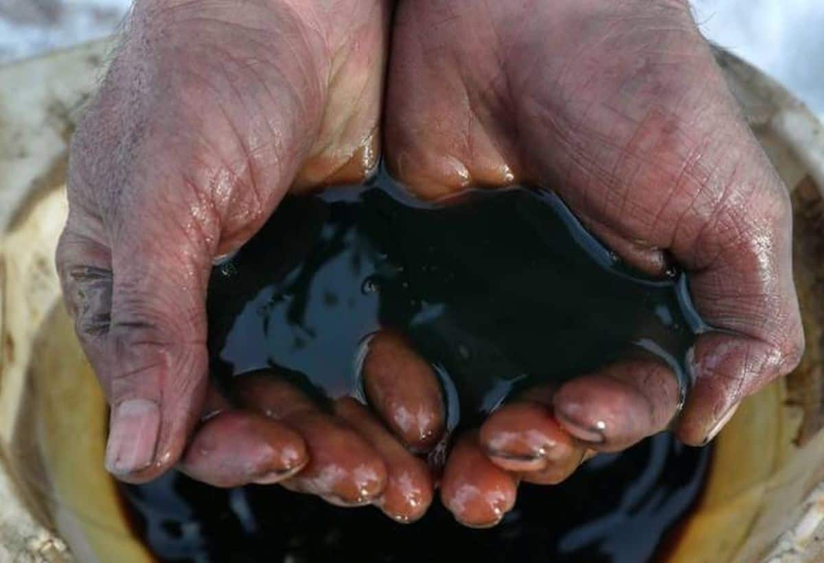 Crude Oil Price:  5% गिरकर $90 के नीचे फिसला ब्रेंट क्रूड का भाव,  ईरान के साथ समझौते पर ट्रंप के बयान से मिली राहत