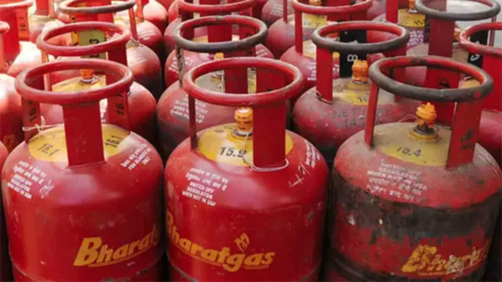 LPG Price Today: आपके शहर में कितना महंगा हुआ गैस सिलेंडर? देखें नई रेट लिस्ट