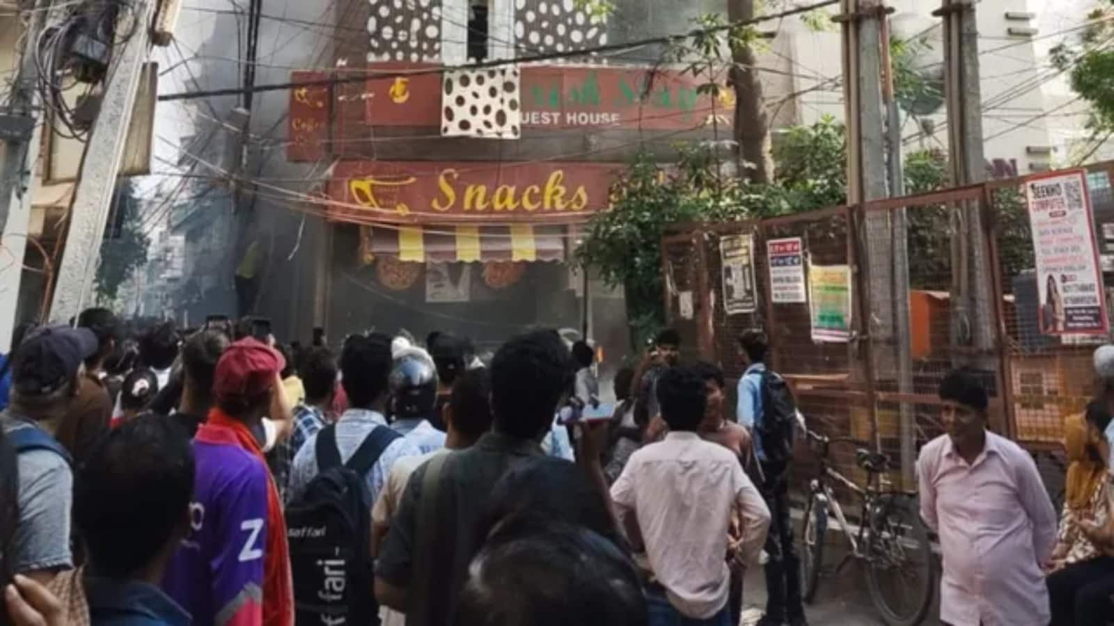 दिल्ली के मालवीय नगर में एक रेस्टोरेंट में लगी आग, हादसे में 20 लोगों की मौत
