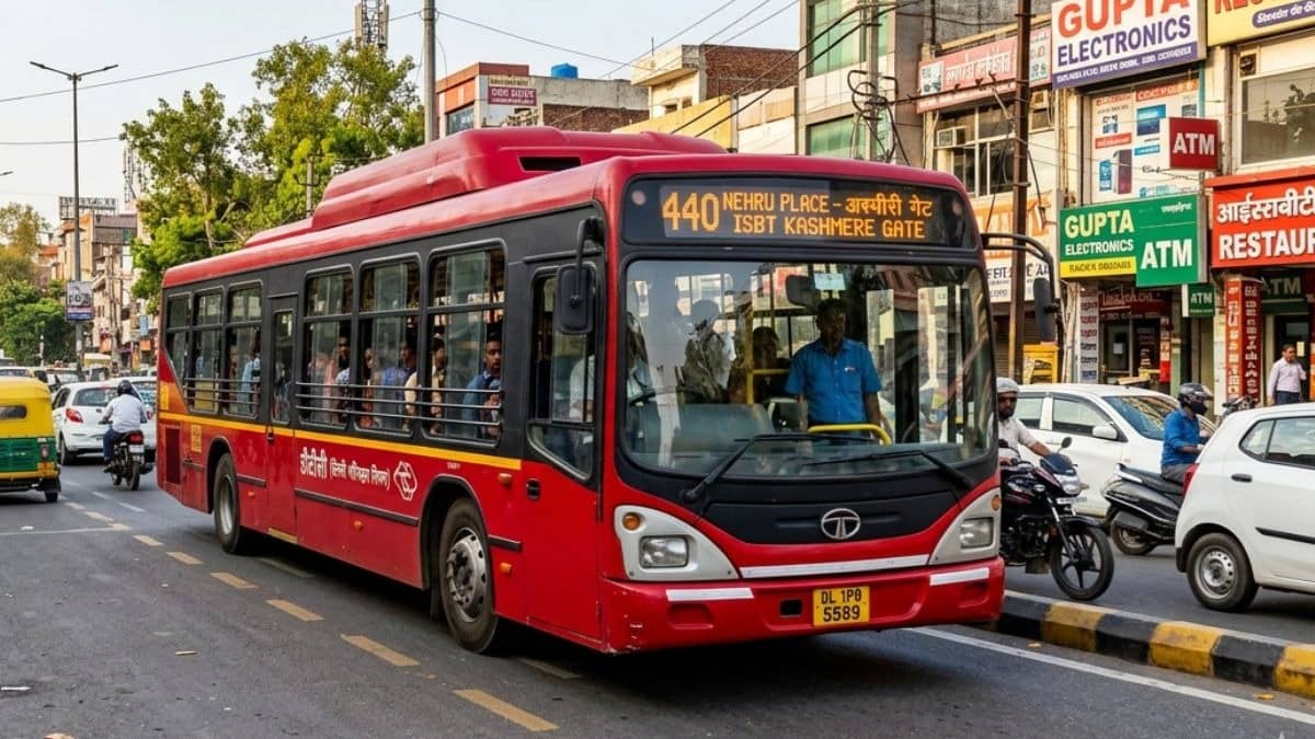 दिल्ली-NCR की सड़कों से पुरानी बसों और ट्रकों का होगा सफाया, टाटा मोटर्स और मोदी सरकार के बीच हुई बड़ी डील
