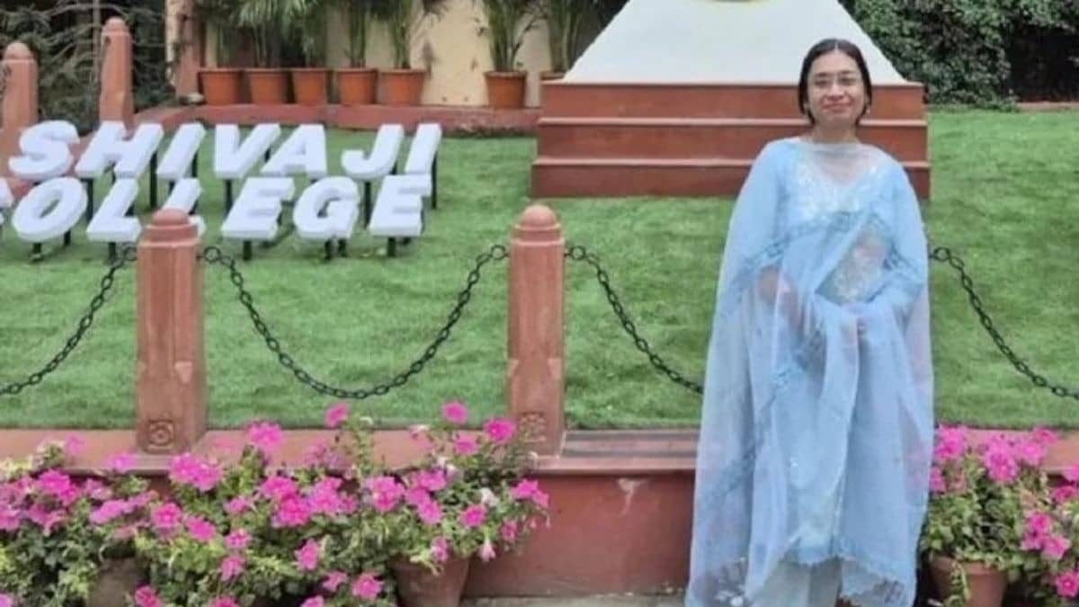 BREAKING: प्रॉपर्टी के लिए की गई DU महिला प्रोफेसर की हत्या, बंगाल से हत्यारे पति-पत्नी गिरफ्तार; दिल्‍ली पुलिस ने दो दिनों में किया हत्याकांड का खुलासा