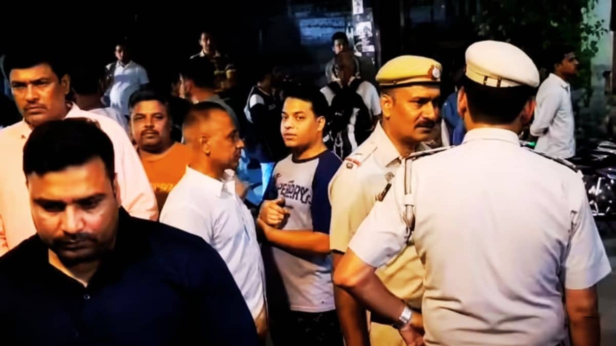 दिल्ली के करतार नगर में फायरिंग से हड़कंप, ट्यूशन से घर लौट रहे 6 साल के बच्चे को लगी गोली; 24 घंटे में दूसरा मासूम बुलेट से जख्मी