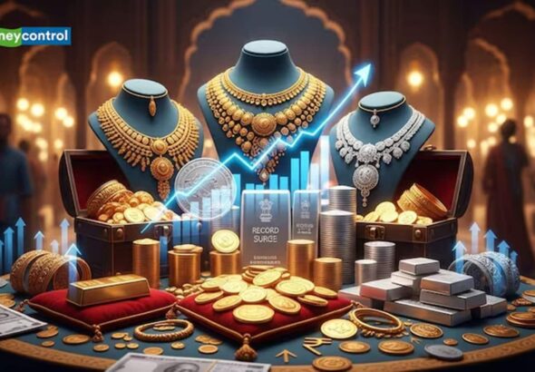 Gold Price Today: और महंगा हुआ गोल्ड लेकिन चांदी सस्ती, शॉपिंग पर निकलने से पहले चेक करें लेटेस्ट भाव