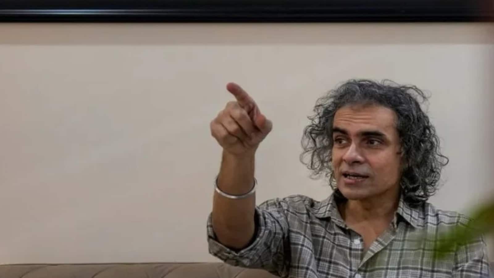 Imtiaz Ali: बुर्का पहनने और पर्दा करने को सही बताने वाली महिलाओं पर भड़के इम्तियाज अली, कहा- 'आप पीड़ित रही हैं...'