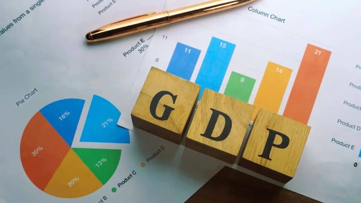 मिडिल ईस्ट संकट के बावजूद 7.7% की रफ्तार से दौड़ी भारत की अर्थव्यवस्था... सरकार ने जारी किए GDP के आंकड़े