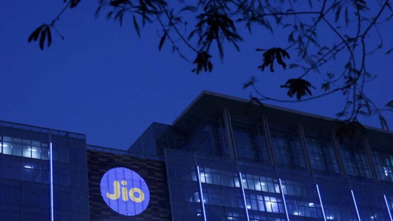Jio IPO: जियो प्लेटफॉर्म्स ने 19 इन्वेस्टमेंट बैंकों को बनाया बुक रनिंग लीड मैनेजर, ₹37700 करोड़ जुटाने की रहेगी कोशिश