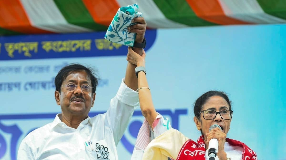 BREAKING: ममता सरकार के पूर्व मंत्री ज्योतिप्रिय मल्लिक ने पार्टी के सभी पदों से दिया इस्तीफा, 400 करोड़ के राशन घोटाले में काट चुके हैं जेल