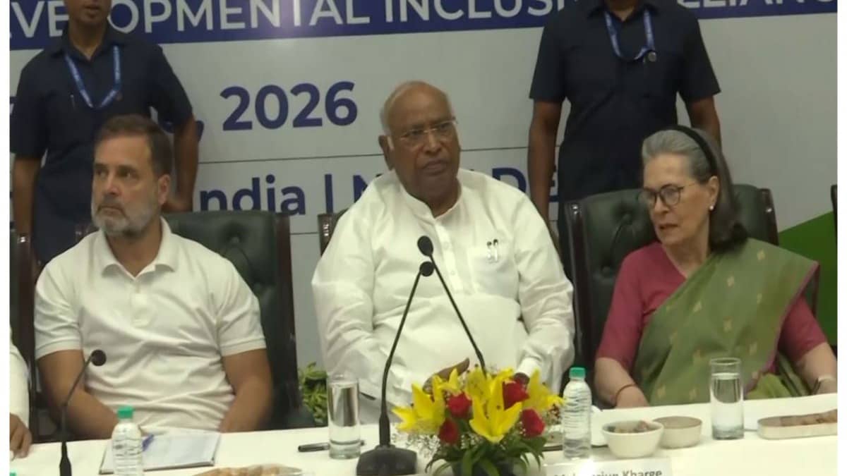 AAP-DMK ने बनाई दूरी... 5 राज्यों में चुनावी नतीजे के बाद INDI की बैठक, धर्मेंद्र प्रधान के इस्तीफे की मांग के अलावा किन मुद्दों पर बनी सहमति?