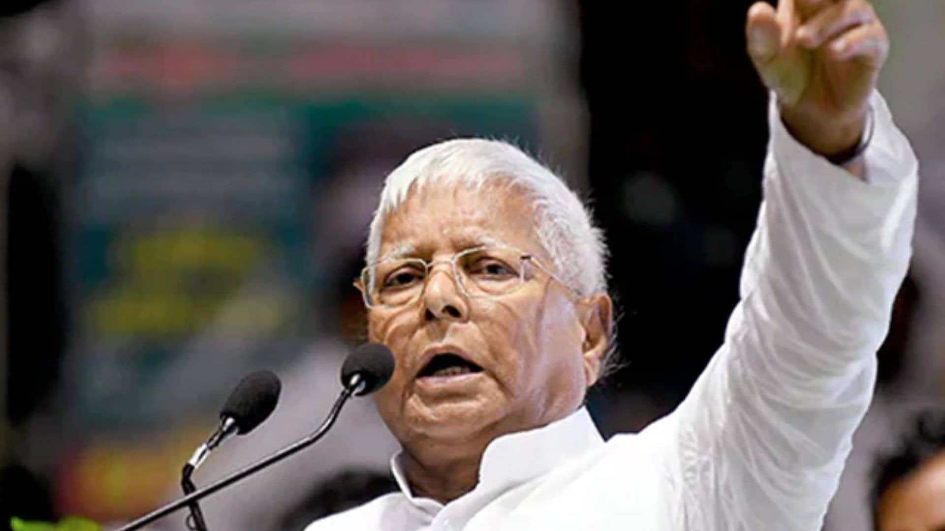 पति लालू यादव के जन्मदिन का जश्न, लौंडा नाच और पटना में खुली महफिल...पत्नी राबड़ी ने सिंगर को दे दिया हाथ से निकाल के हीरे के 2 कंगन- VIDEO
