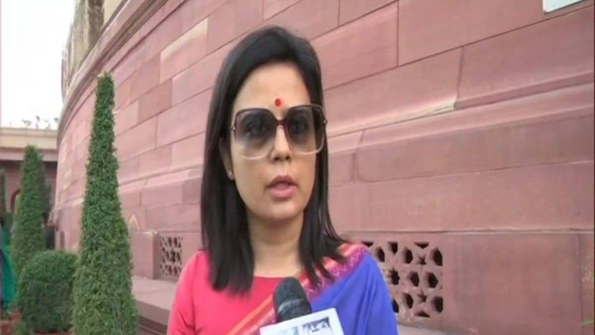 'अगर 19 गद्दारों के साथ 2/3 सांसद हो जाएं तो उन्हें...' TMC के बागियों पर भड़कीं महुआ मोइत्रा ने दी ये सलाह, बताया उन्हें क्या करना चाहिए