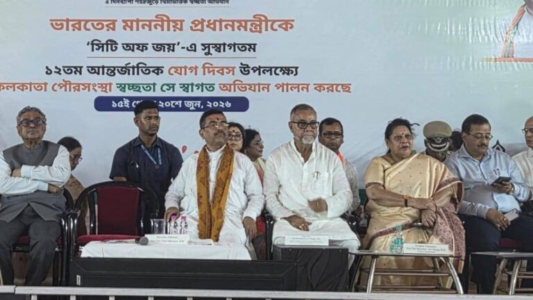 TMC के बागियों में ममता बनर्जी की भाभी भी? CM सुवेंदु के कार्यक्रम में दिखीं कजरी बनर्जी; 'दीदी' के परिवार के सदस्य भी कर रहे 'खेला'?