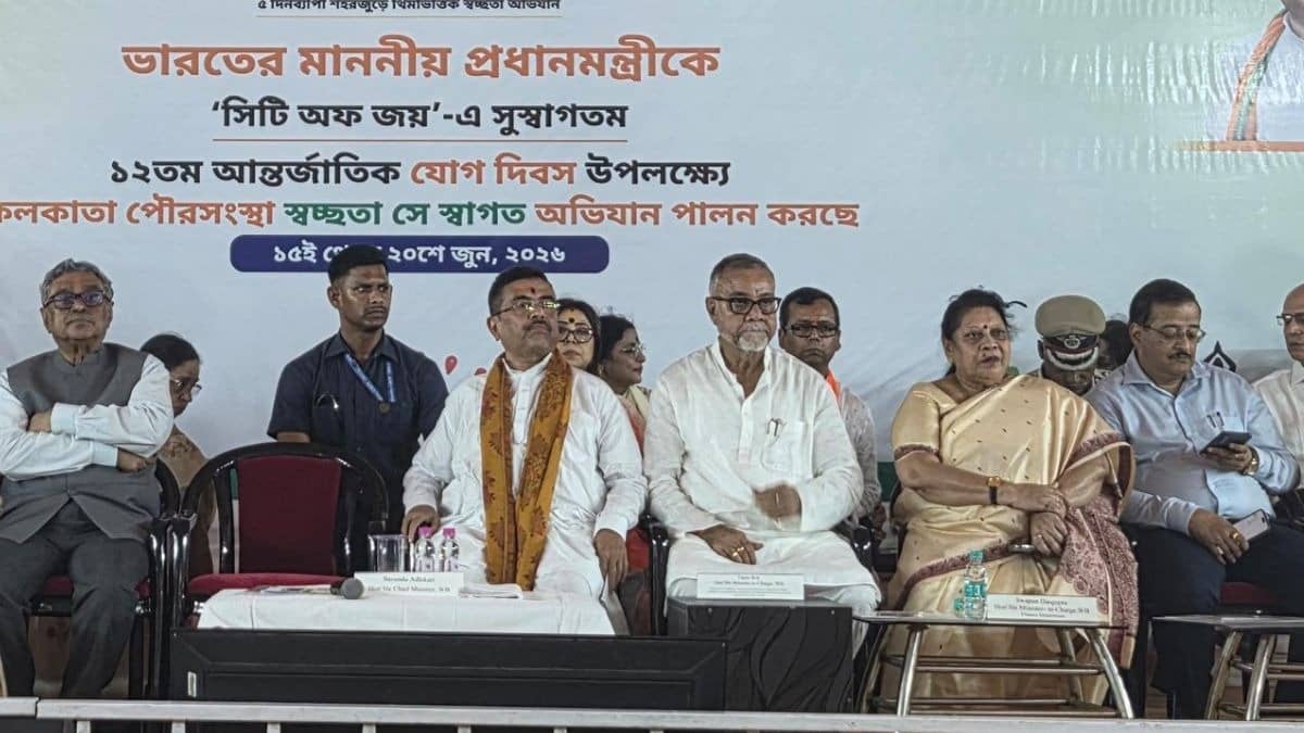 TMC के बागियों में ममता बनर्जी की भाभी भी? CM सुवेंदु के कार्यक्रम में दिखीं कजरी बनर्जी; 'दीदी' के परिवार के सदस्य भी कर रहे 'खेला'?