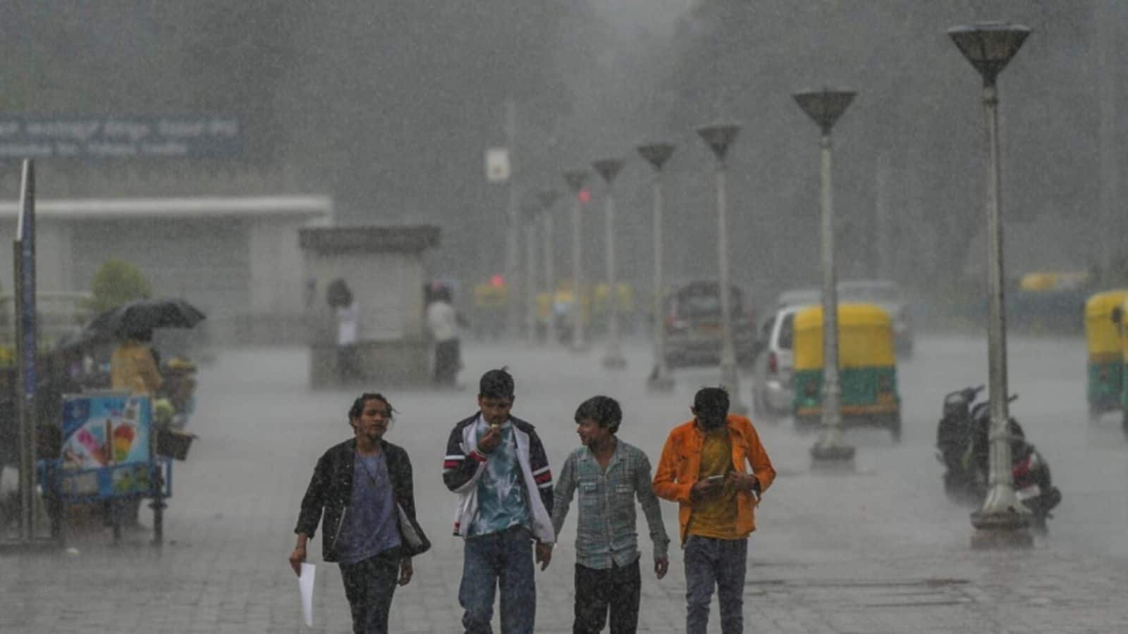 Monsoon Tracker: यूपी में 15 जून को नहीं पहुंचा मानसून, रांची में एंट्री के बाद अब IMD ने बताया अभी किस चाल से किधर बढ़ा
