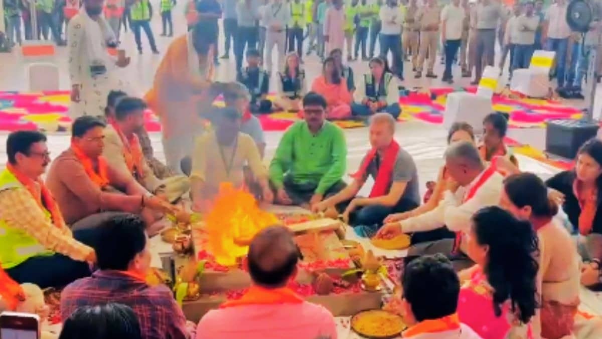 Noida International Airport: नोएडा एयरपोर्ट पर वैदिक मंत्रोच्चारण के साथ नए चरण का आगाज, इंतजार खत्म; 15 जून से उड़ान शुरू
