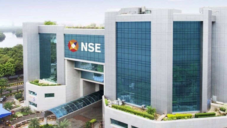 NSE का आईपीओ 30000-32000 करोड़ का हो सकता है, एलआईसी के हिस्सेदारी बेचने की उम्मीद नहीं
