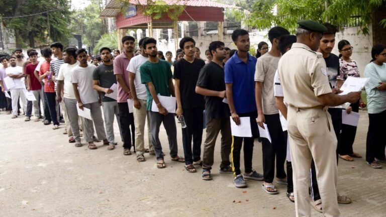NEET Exam: 51 हजार जैमर्स, 1.3 लाख CCTVs, 88 हजार से ज्यादा कर्मियों की तैनाती... इस बार लीकप्रूफ होगी नीट परीक्षा, ऐसी है तैयारी