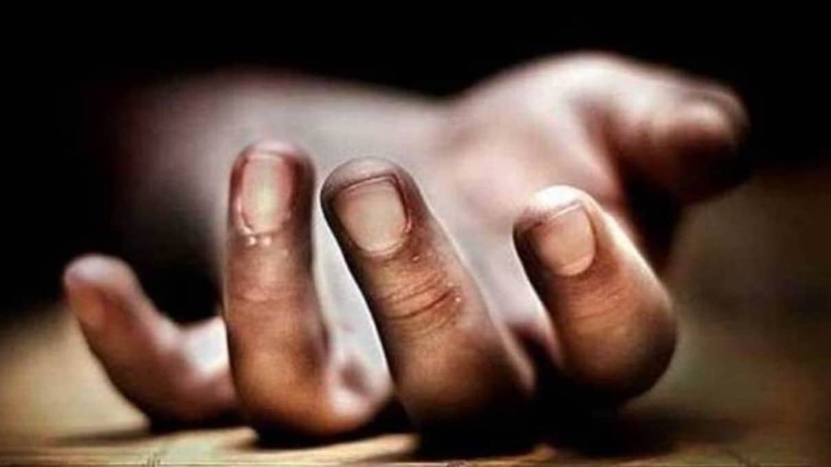UP Crime: प्रयागराज में करोड़पति परिवार के 4 सदस्यों के शव मिले, गत्ते पर लिखा था- 'बंटी, बबली और बहू ने मारा' 