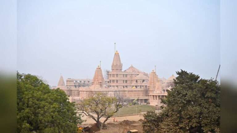 Ram Mandir: राम मंदिर चढ़ावा चोरी मामले में SIT की जांच तेज, अयोध्या पहुंची 3 सदस्यीय टीम, सुप्रीम कोर्ट में भी दायर हुई याचिका