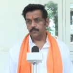 अखिलेश यादव की बेटी पर अभद्र टिप्पणी मामले में गरजे CM योगी, तो रवि किशन बोले- राजनीतिक विचारधाराएं अलग-अलग...