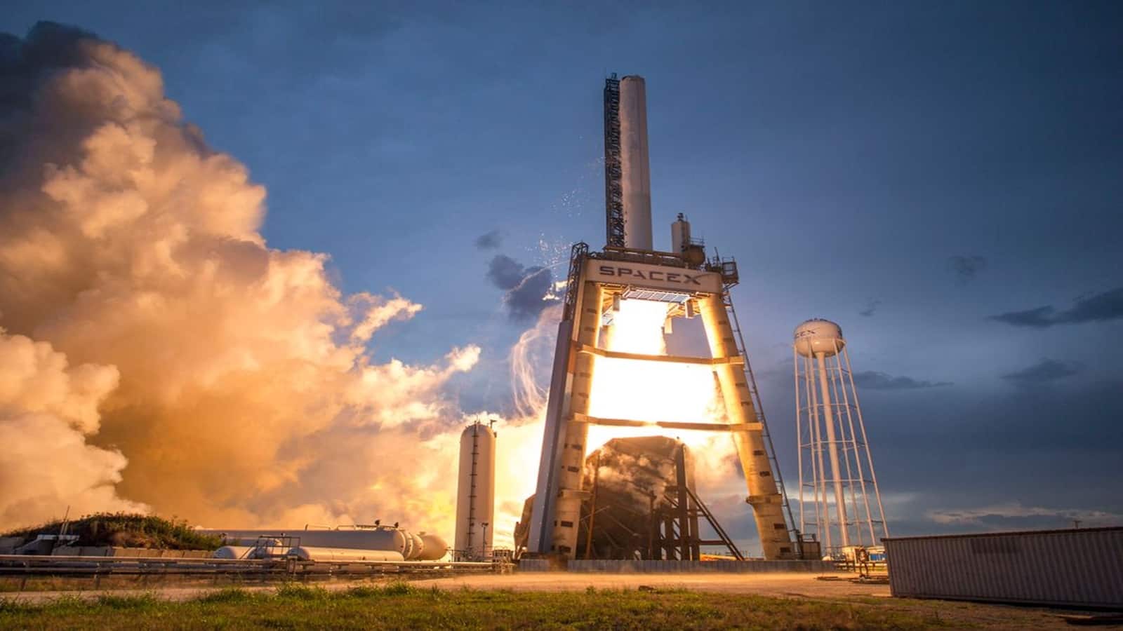 SpaceX ने Elon Musk को बनाया ट्रिलेनियर, लेकिन अब लटकी यह तलवार