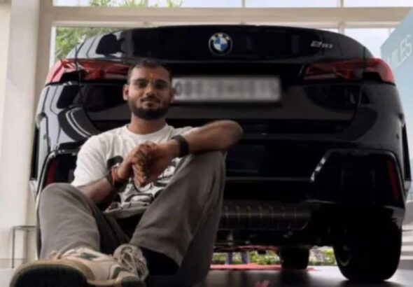 IIT JEE नहीं निकाल पाया पर अब 7 फिगर में है सैलरी, पिता को रिटायरमेंट पर गिफ्ट की BMW, 26 साल के शौर्य की कहानी जानिए