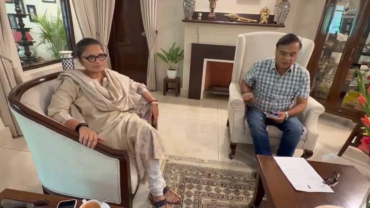 ममता की करीबी TMC सांसद सुष्मिता देव थामेंगी BJP का दामन? इस्तीफे के बाद असम CM हिमंता से मुलाकात का VIDEO आया सामने; पक रही नई खिचड़ी!