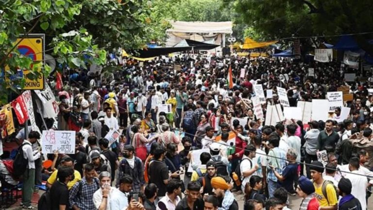 CJP प्रोटेस्ट के दौरान PM मोदी के खिलाफ अपमानजनक पोस्ट पर दिल्ली पुलिस सख्त, X अकाउंट्स को जारी किया नोटिस