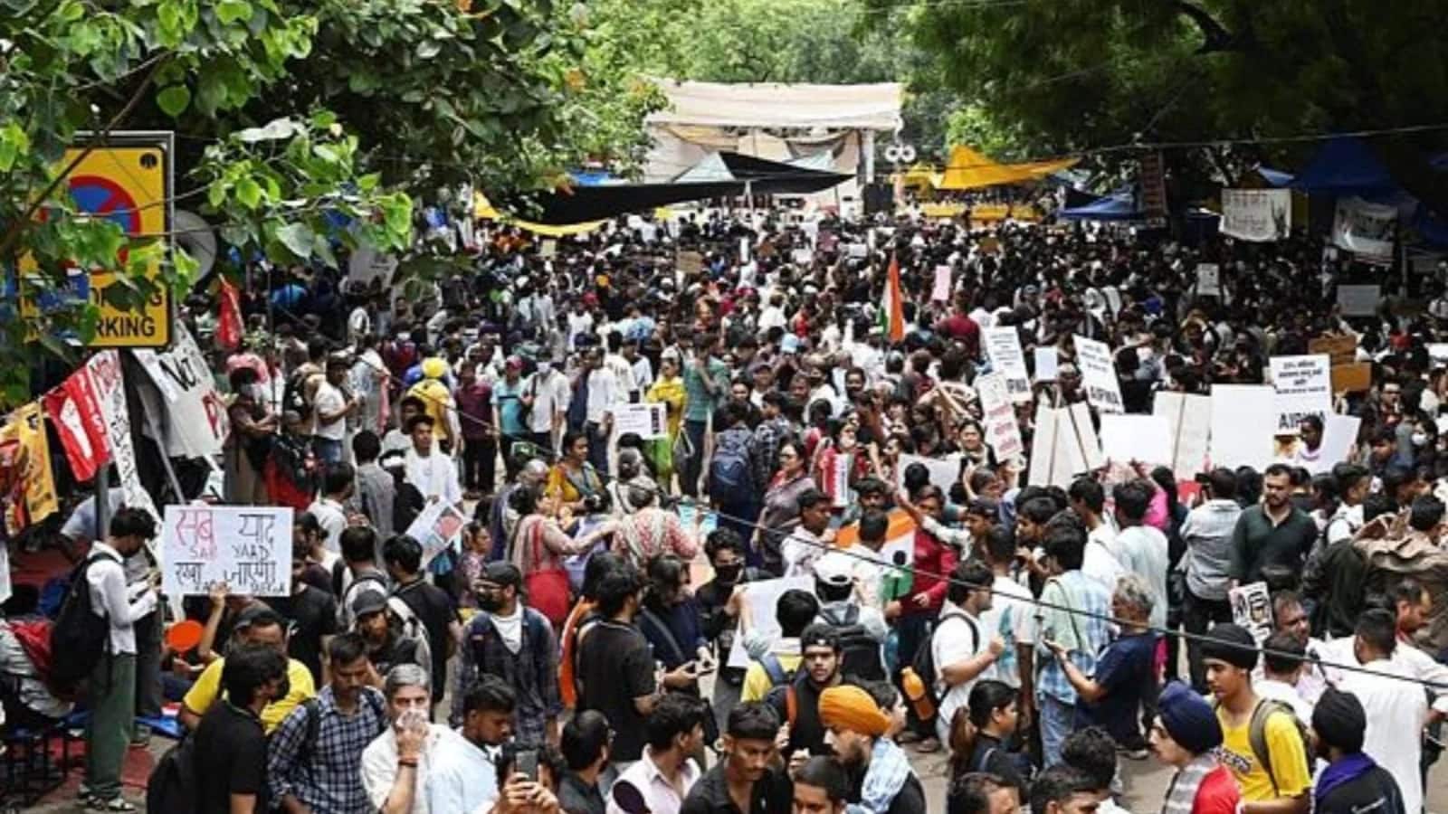 CJP प्रोटेस्ट के दौरान PM मोदी के खिलाफ अपमानजनक पोस्ट पर दिल्ली पुलिस सख्त, X अकाउंट्स को जारी किया नोटिस
