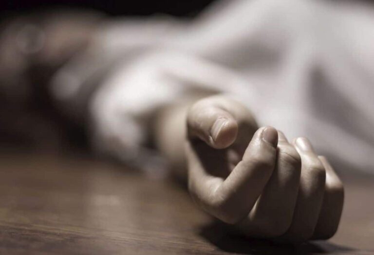 गर्लफ्रेंड के फ्लैट से चुपचाप निकलने की कोशिश, फिर हुआ ऐसा हादसा की मच गई चीख-पुकार