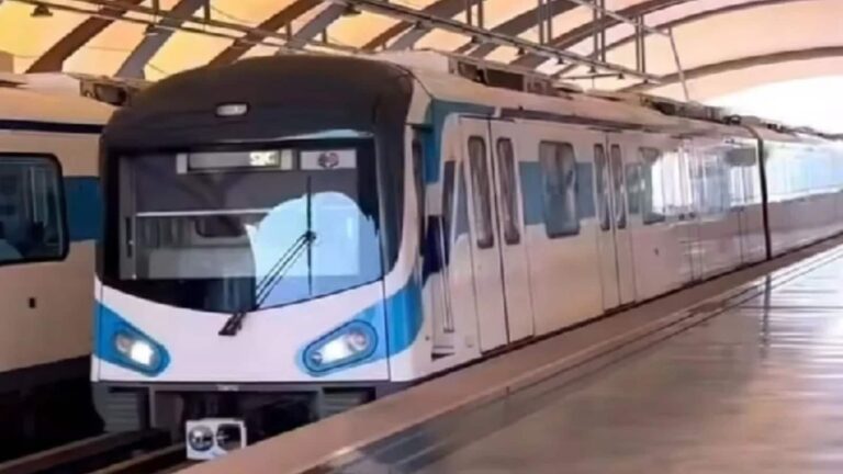 Delhi Metro: दिल्ली वालों के लिए बड़ी खुशखबरी! द्वारका से राजीव चौक तक सिर्फ 25 मिनट में पहुंचेगी मेट्रो