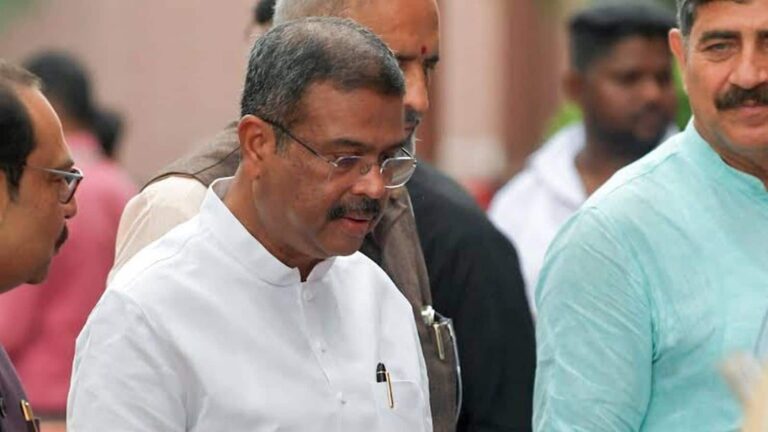Dharmendra Pradhan Resigns: किसी विवाद के कारण इस्तीफा देने वाले मोदी सरकार के दूसरे मंत्री हैं धर्मेंद्र प्रधान, पहले कौन थे?
