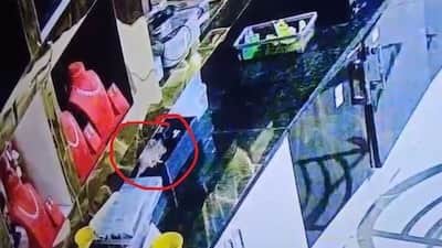 न ताला टूटा, न शटर खुला...10 लाख की ज्वेलरी कैसे हुई गायब? CCTV में दिखा असली 'चोर' चूहा