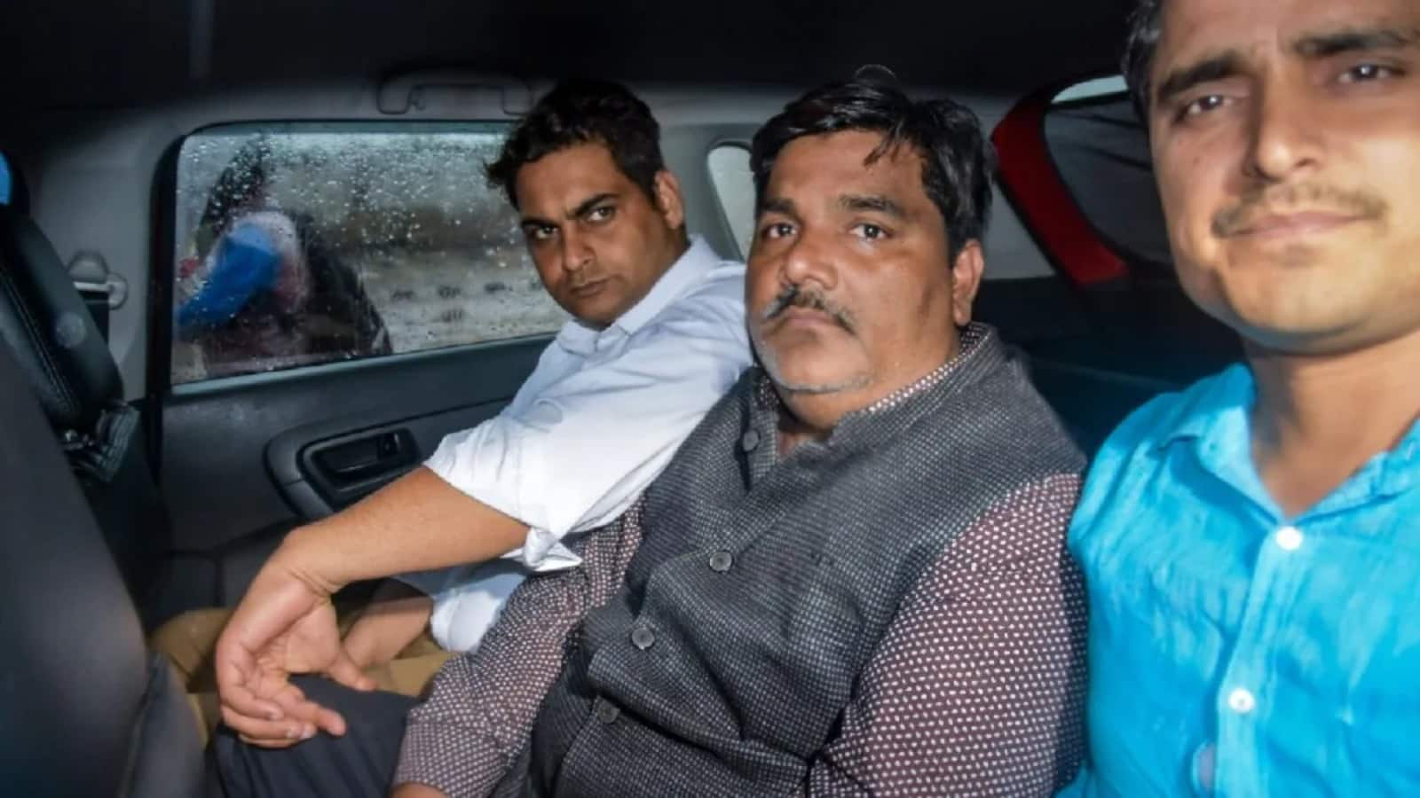 IB अधिकारी हत्या मामले में ताहिर हुसैन समेत 5 दोषियों को उम्रकैद, कोर्ट ने कहा- 'शव को जानवर की तरह घसीटा गया'