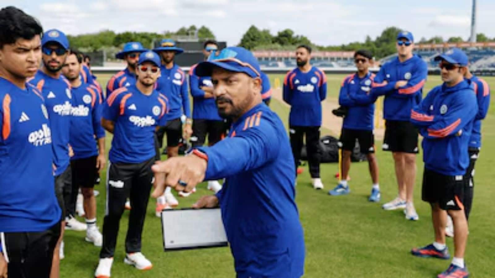 टूट रही है गंभीर की कोचिंग टीम! भारत को चैंपियन बनाने वाले अब इस धुरंधर ने तोड़ा नाता