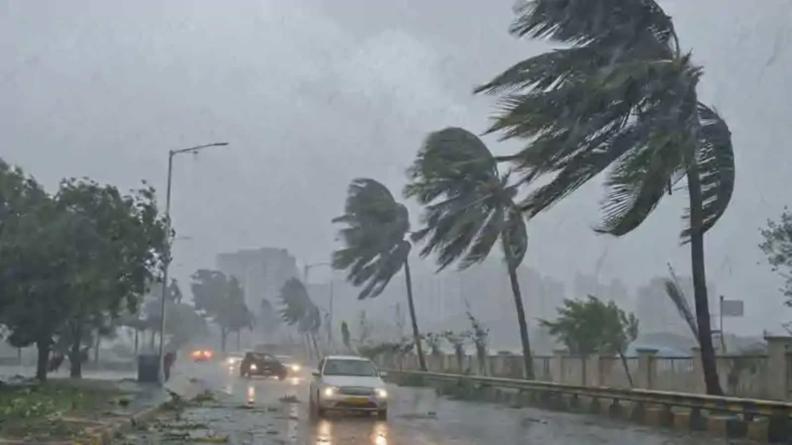 कल बारिश का तांडव: IMD ने 2 राज्यों के लिए रेड कलर वॉर्निंग दी, इन 21 राज्यों में भी मूसलाधार बरसेंगे मेघ, आंधी-तूफान का भी अलर्ट