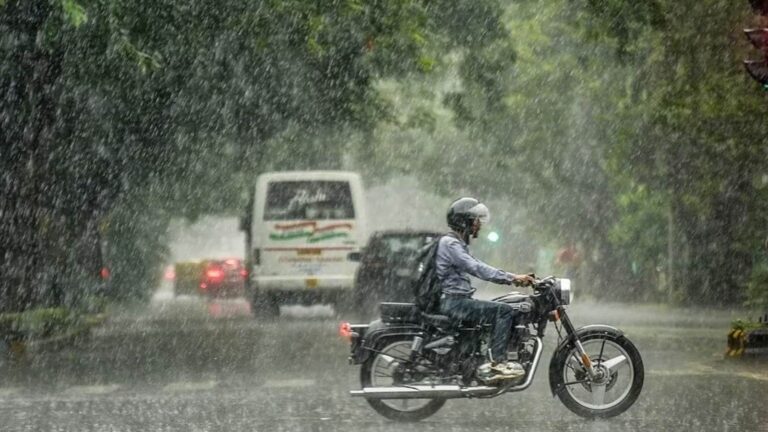 5 चक्रवाती सिस्टम एक्टिव होने से अगले 7 दिन भारी! IMD ने यूपी-बिहार, उत्तराखंड समेत इन राज्यों में मूसलाधार बारिश का अलर्ट दिया