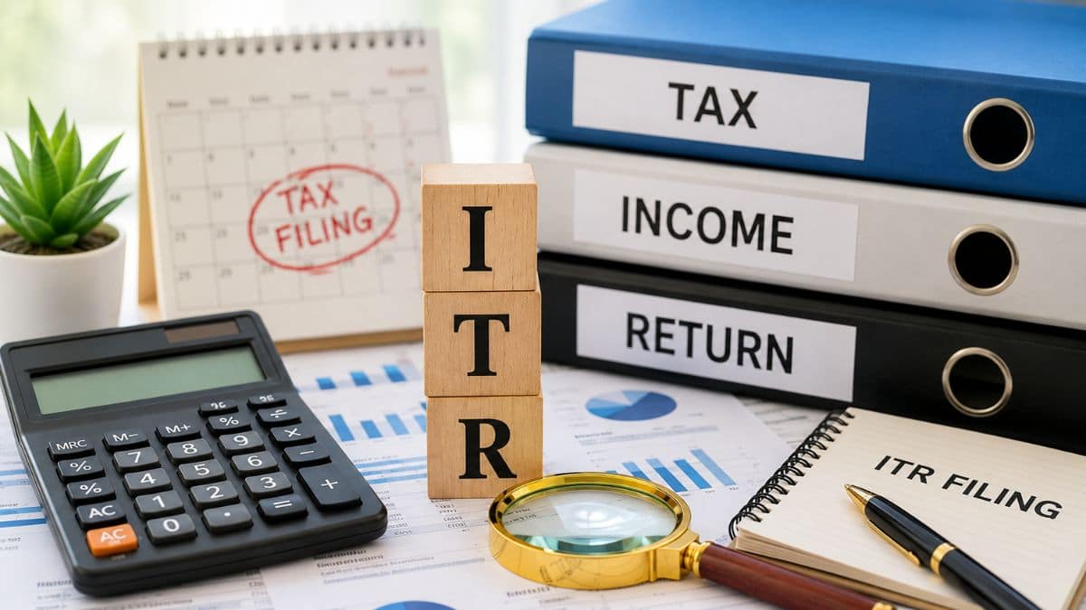 ITR Filing 2026: फॉर्म चुनने में की ये चूक तो टैक्स विभाग थमा देगा नोटिस, फाइलिंग से पहले देख लें ये 10 नियम