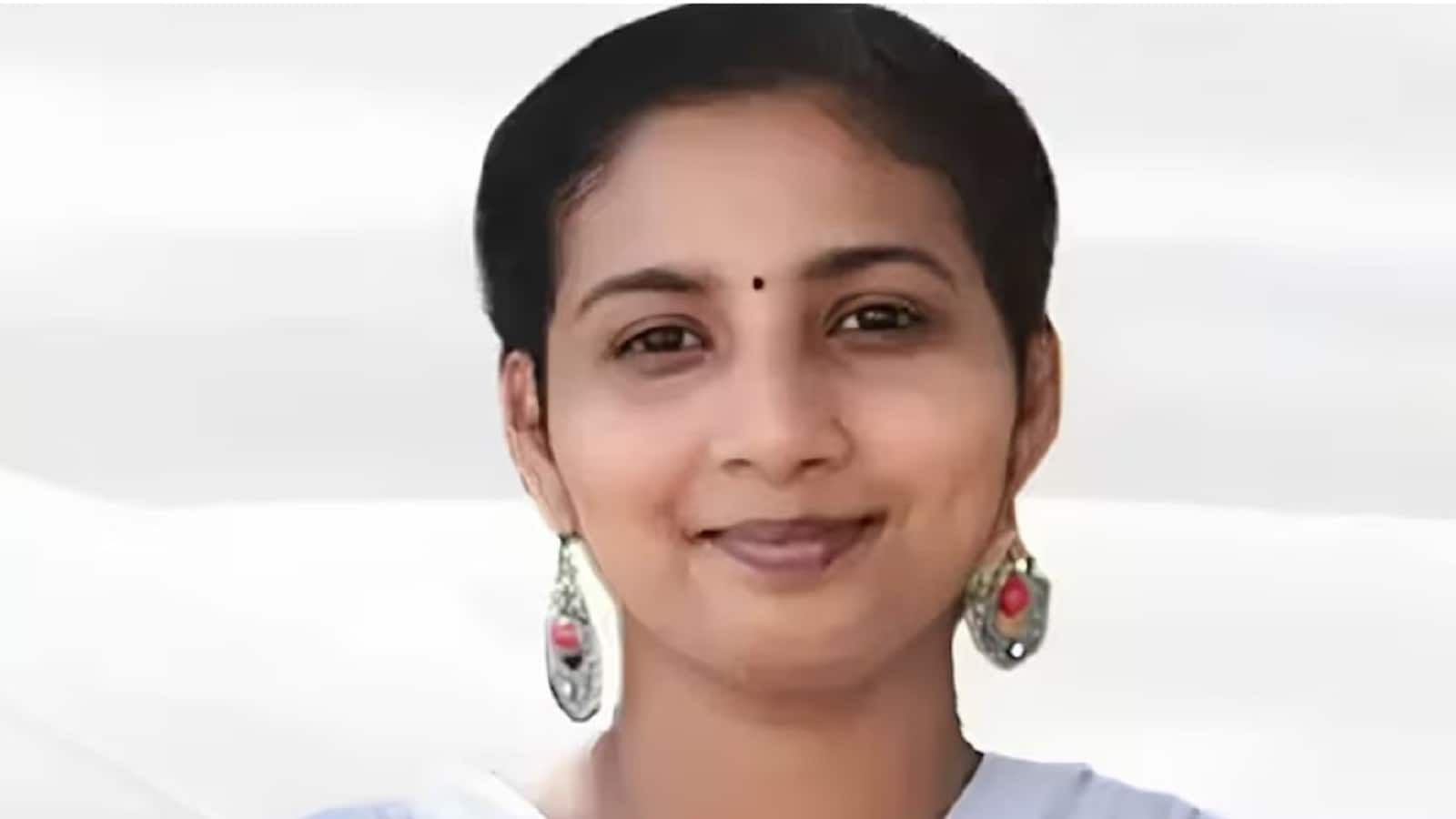 Minnu PM Joshy UPSC story: 21 में शादी, 23 में बच्चा और 32 में यूपीएससी, आसान नहीं थी पुलिस क्लर्क से आईएएस बनने की कहानी