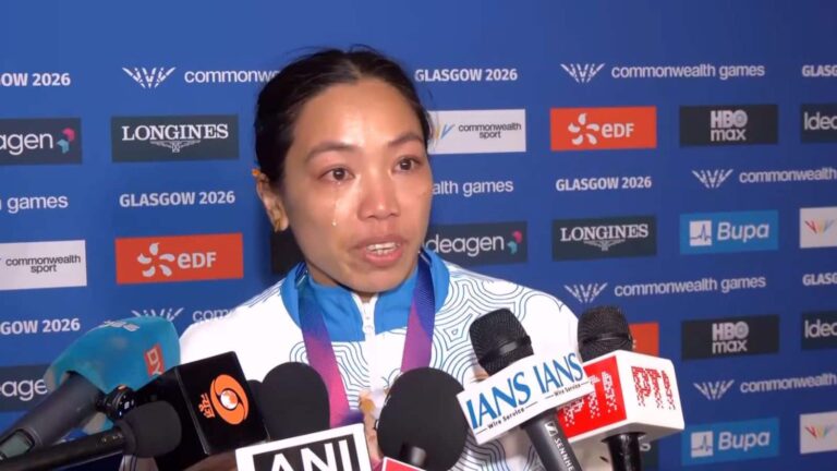 CWG 2026: 'इस शख्स ने मेरा साथ हमेशा...', गले में चमकता गोल्ड मेडल, आंखों में आंसू...इमोशनल हुईं मीरा बाई चानू