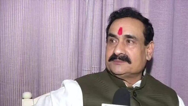 Narottam Mishra Datia: नरोत्तम मिश्रा का टिकट कटने से दतिया में भारी बवाल, समर्थकों ने पुलिस पर किया पथराव, NH-44 को किया जाम
