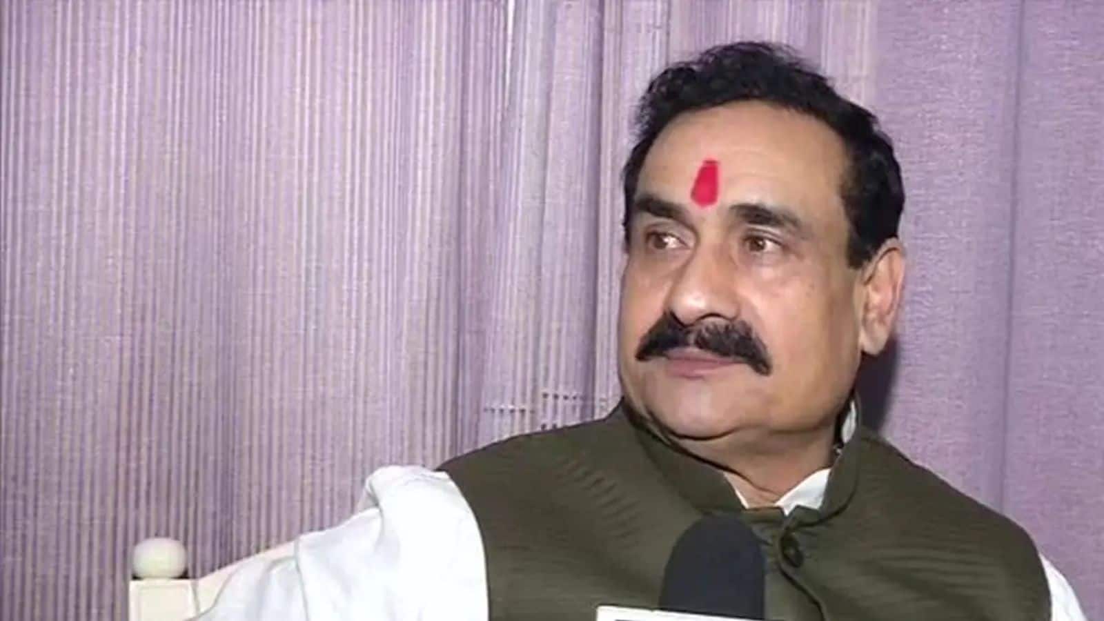 Narottam Mishra Datia: नरोत्तम मिश्रा का टिकट कटने से दतिया में भारी बवाल, समर्थकों ने पुलिस पर किया पथराव, NH-44 को किया जाम