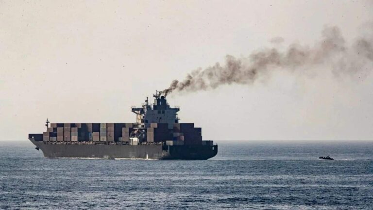 Oman Coast: ओमान तट के पास कमर्शियल जहाज पर बड़ा हमला! 11 भारतीय थे सवार, एक नाविक लापता, 10 को बचाया गया