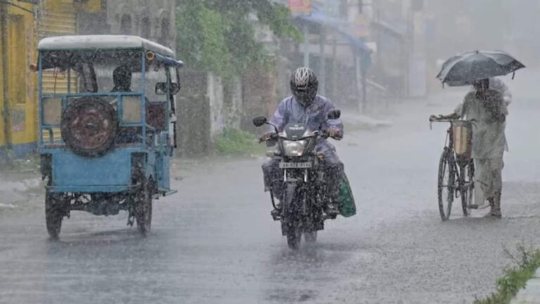 IMD की चेतावनी 13 जुलाई: इन 13 राज्यों में भारी बारिश का अलर्ट, बिहार-बंगाल में मूसलाधार बरसात, दिल्ली से यूपी तक ऐसा रहेगा मौसम