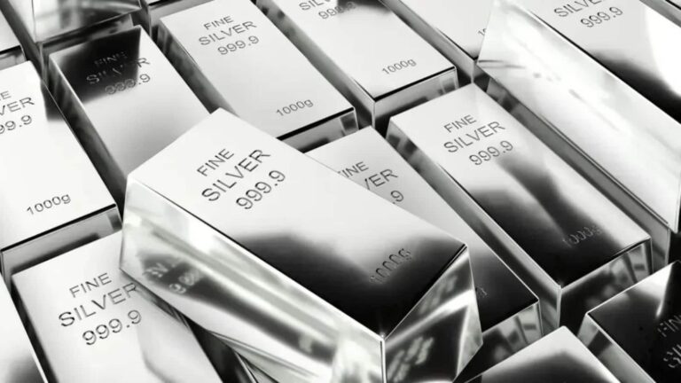 Silver Price Today: चांदी हुई और भी सस्ती, खरीदारी से पहले जानें आपके अपने शहर का ताजा रेट