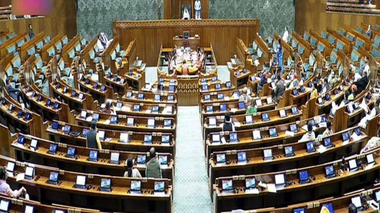 Anti-Paper Leak Bill: संसद में गतिरोध खत्म, एंटी पेपर लीक बिल पर कल होगी चर्चा, सभी पार्टियों में बनी सहमति!