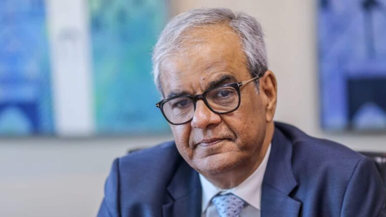 कोटक महिंद्रा बैंक के सीईओ अशोक वासवानी ने बताई एग्जिट की वजह, जानिए क्या कहा