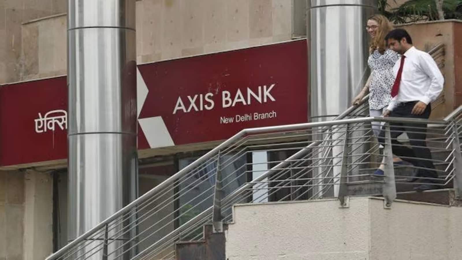 टॉप लेवल पर बड़ी हलचल, Axis Bank से तीन सीनियर एग्जीक्यूटिव्स का इस्तीफा