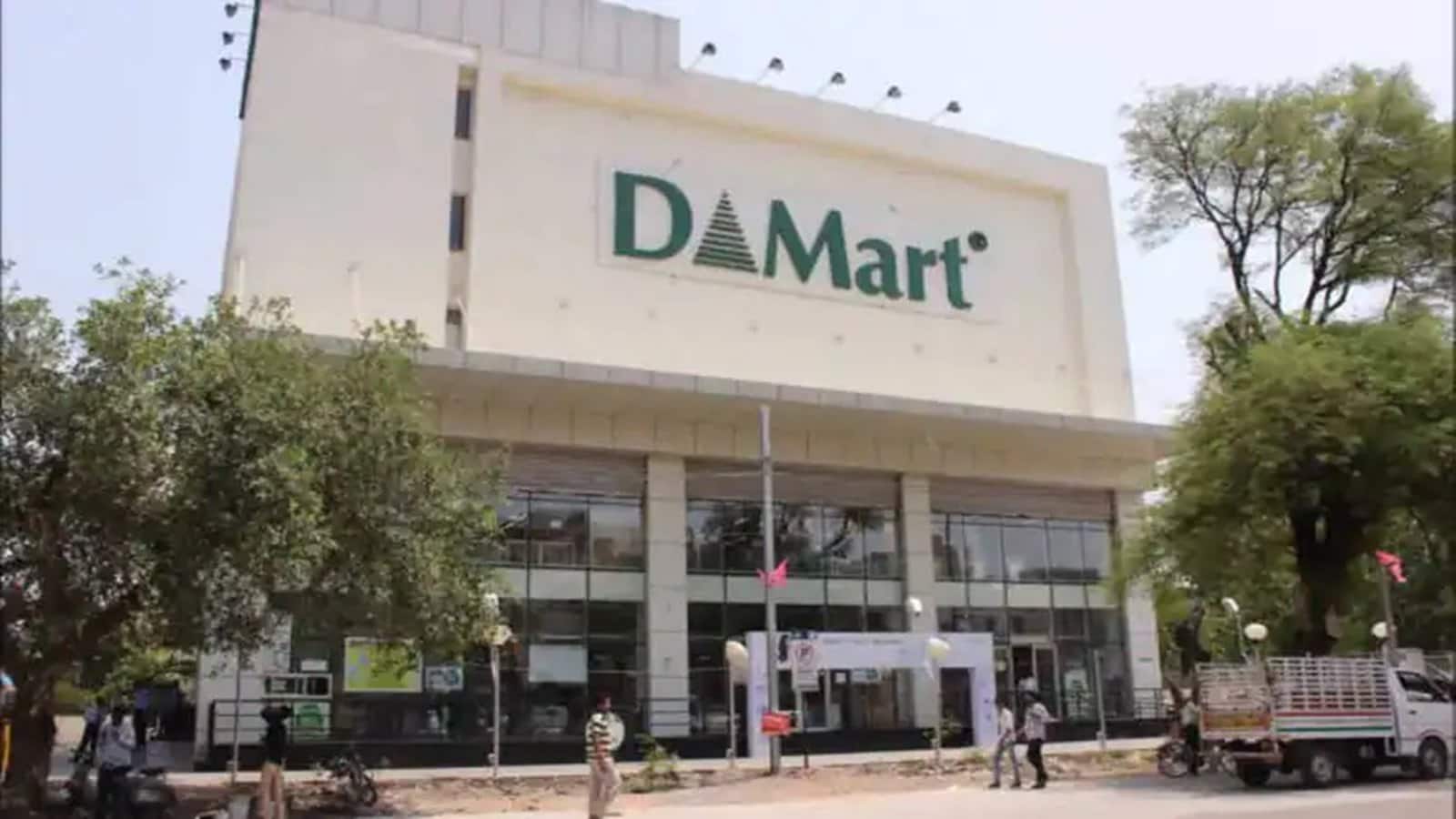 D-Mart Share Price: Q1 में ​मुनाफा बढ़ने के बावजूद शेयर 4% तक फिसला; अब खरीदें, बेचें या करें होल्ड?