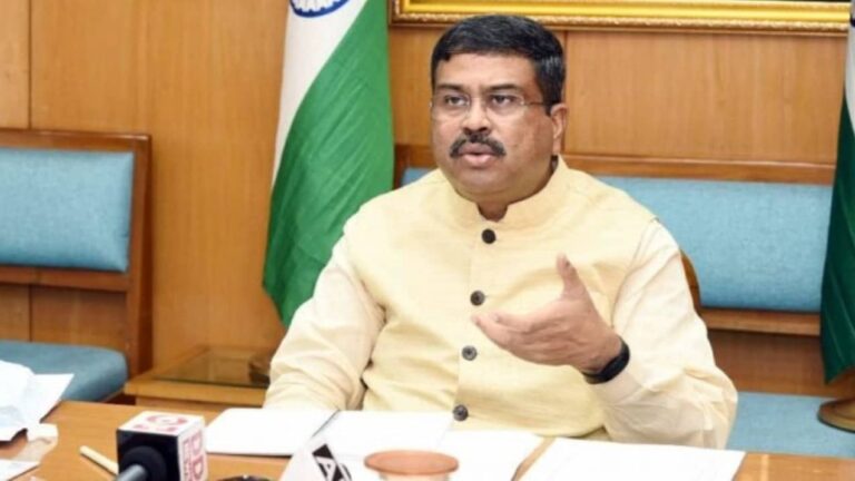 '40 साल का समर्पण, जिम्मेदारी से मुंह नहीं मोड़ा...', पद छोड़ते हुए धर्मेंद्र प्रधान ने लिखी भावुक चिट्ठी, पढ़िए इस्‍तीफे की बड़ी बातें
