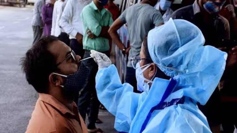 Covid-19: भारत में फिर तेजी से पैर पसार रहा है कोरोना, आंध्र प्रदेश में 12 मरीज में से 4 ने तोड़ा दम तो स्वास्थ्य विभाग में मचा हड़कंप